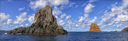 Sea Stacks - Norfolk Island - NSW (PBH4 00 12368)